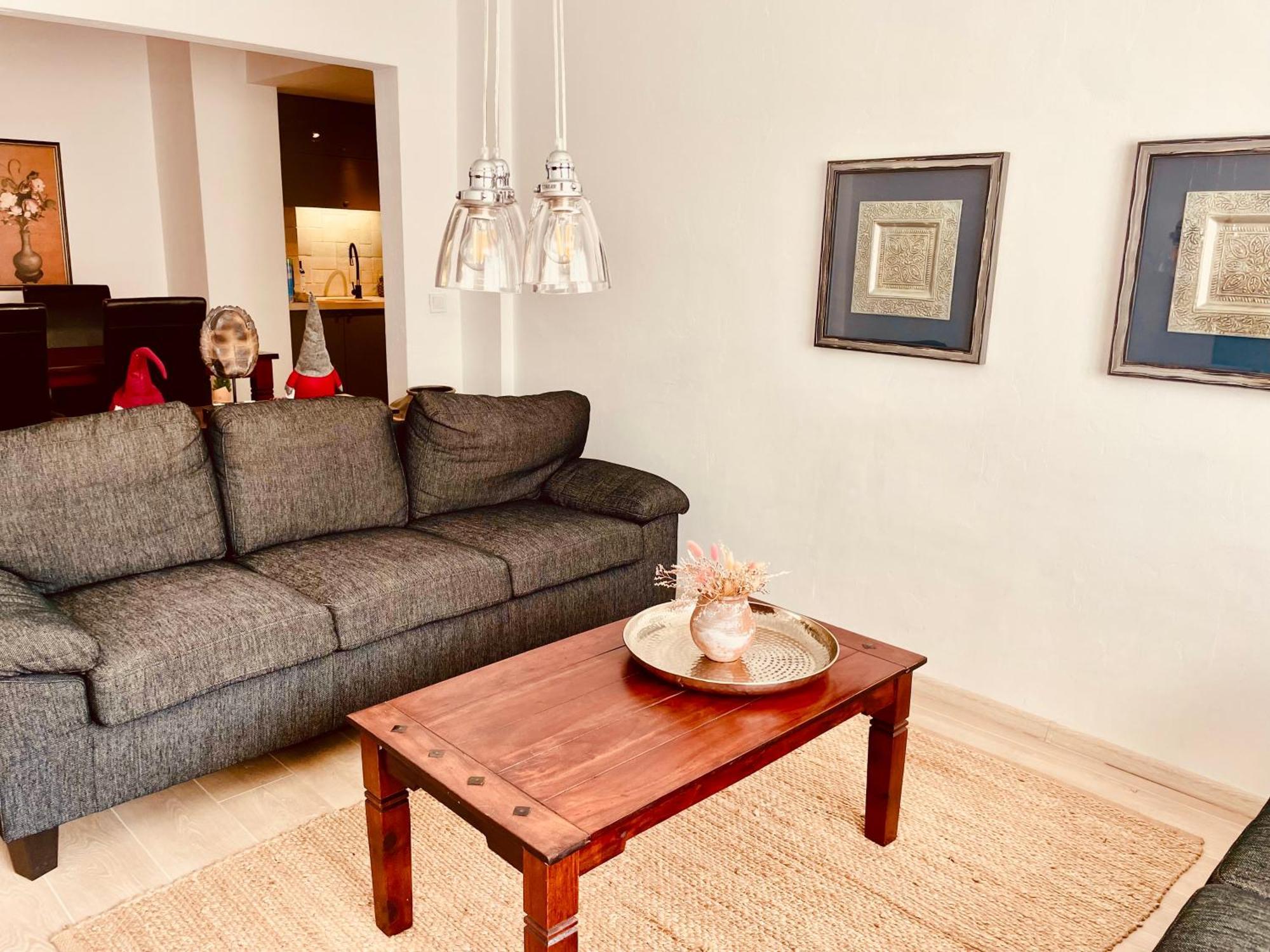 Appartement Art Luxury - Central, Metro To Airport *