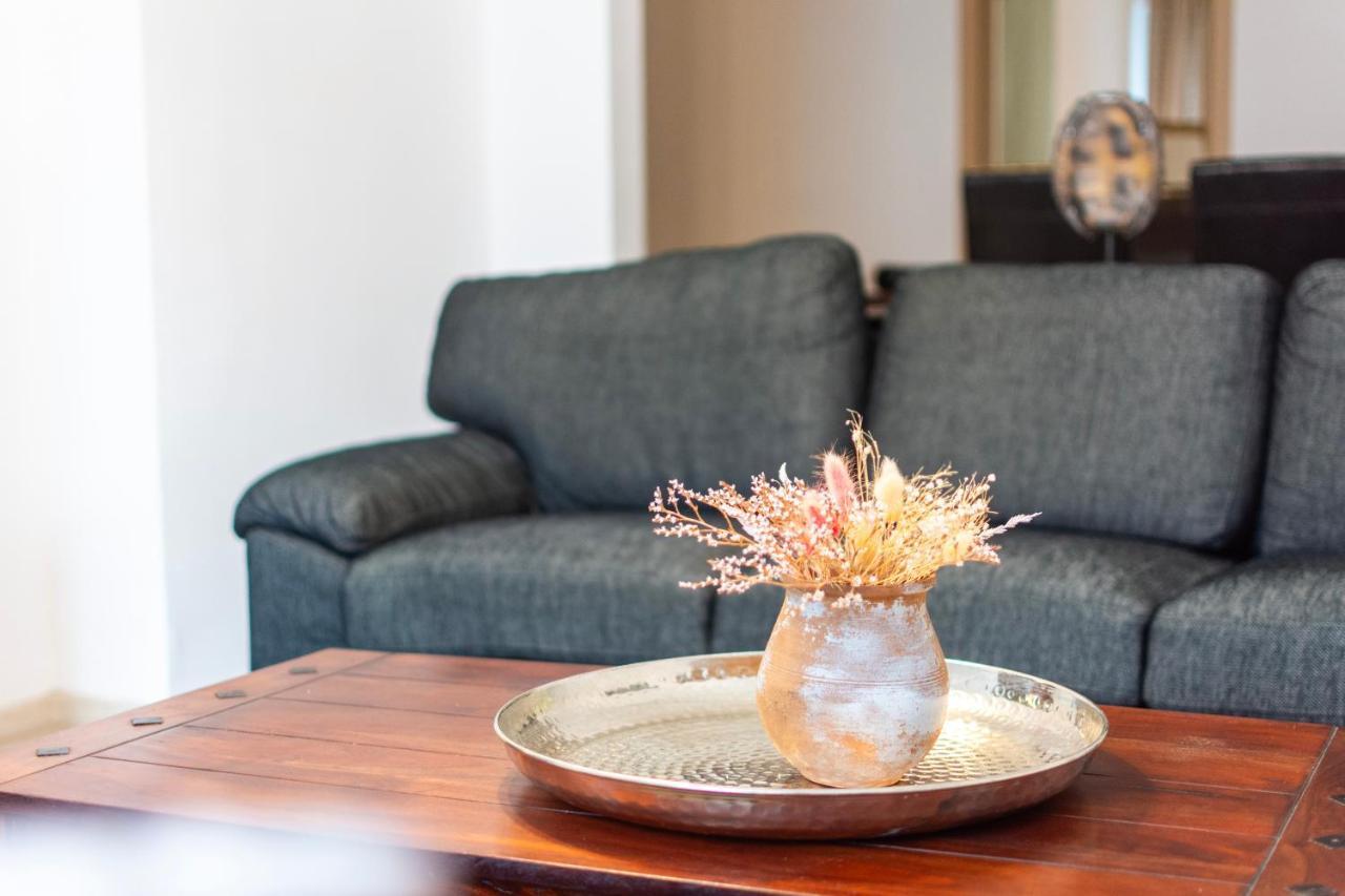 Art Luxury - Central, Metro To Airport Apartament *