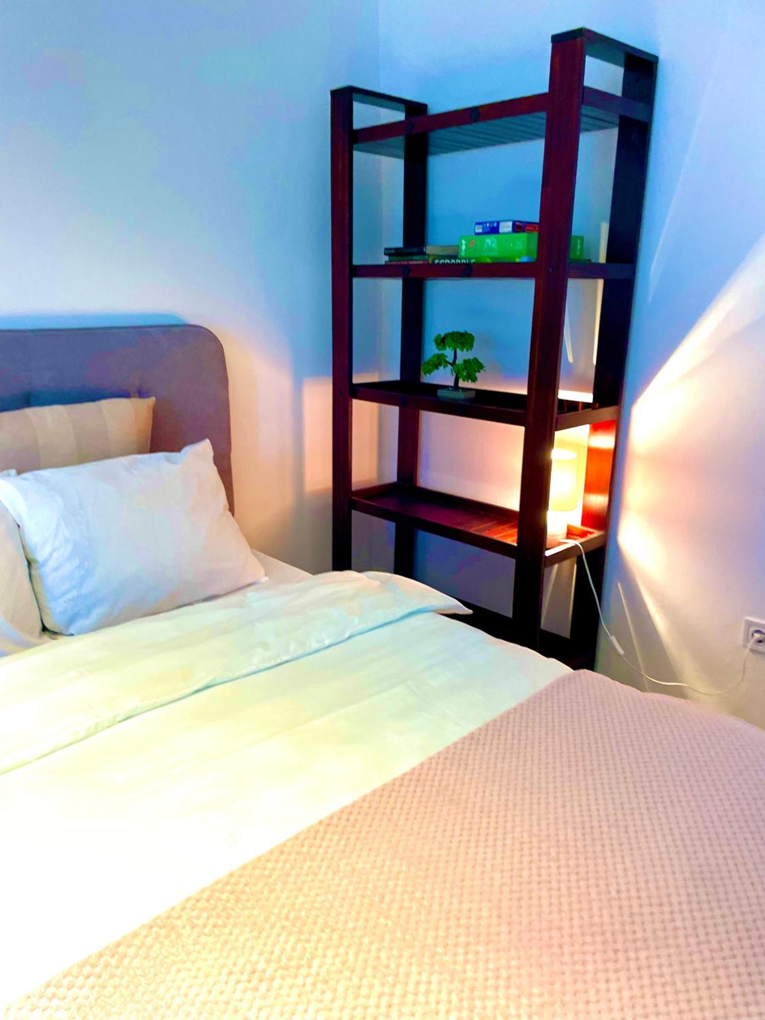 Art Luxury - Central, Metro To Airport Apartament